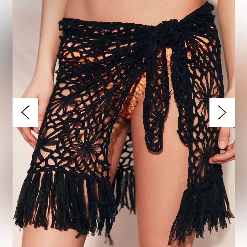 Urban Outfitters Out From Under Floral Crochet Sarong Cover-Up Black - Picture 5 of 11